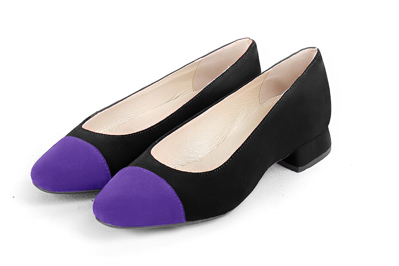 Violet purple and matt black dress ballet pumps, with low heels. Round toe. Flat block heels. Elegant flat shoes for parties and weddings - Florence KOOIJMAN